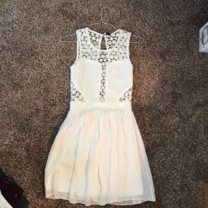 White dress never worn!